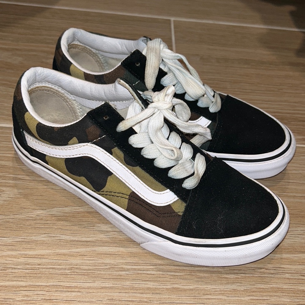 Black and Camo Vans Womens 6.5 Men size 5
